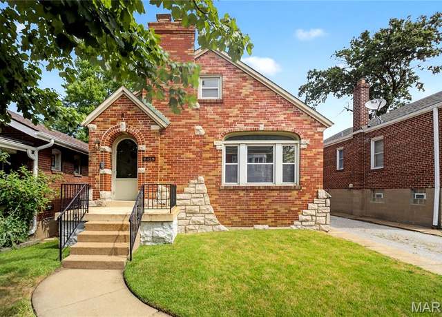 Property at 6429 Southwest Ave, St Louis, MO 63139, 2 beds, 1 bath