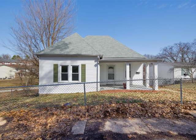 Property at 322 Williams St, De Soto, MO 63020, 3 beds, 1 bath