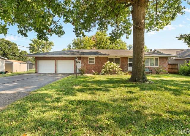 Property at 115 W Loud St, Virden, IL 62690, 2 beds, 2 baths