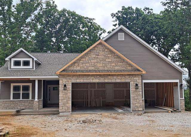 Property at 442 Shady Trail Dr, Troy, MO 63379, 3 beds, 2.5 baths
