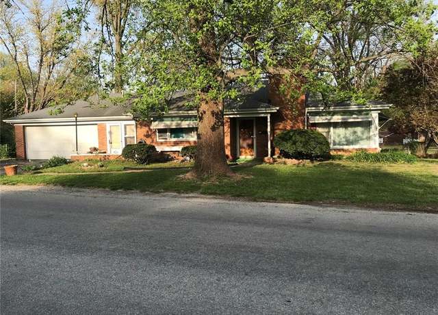 Property at 245 Oliver Lee Dr, Belleville, IL 62223, 2 beds, 1 bath