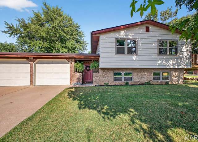 Property at 712 Lunch Rd, Smithton, IL 62285, 4 beds, 3 baths
