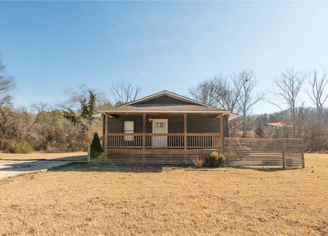 Property at 601 Broadway St, Van Buren, MO 63965, 3 beds, 2 baths