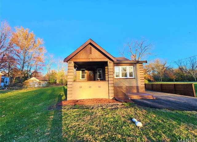 Property at 436 Hern Ave, St Louis, MO 63135, 4 beds, 3 baths