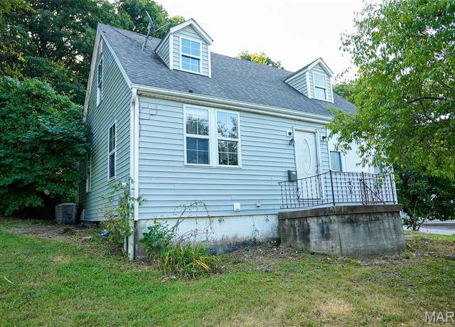 Property at 338 Highland St, Pacific, MO 63069, 4 beds, 1.5 baths