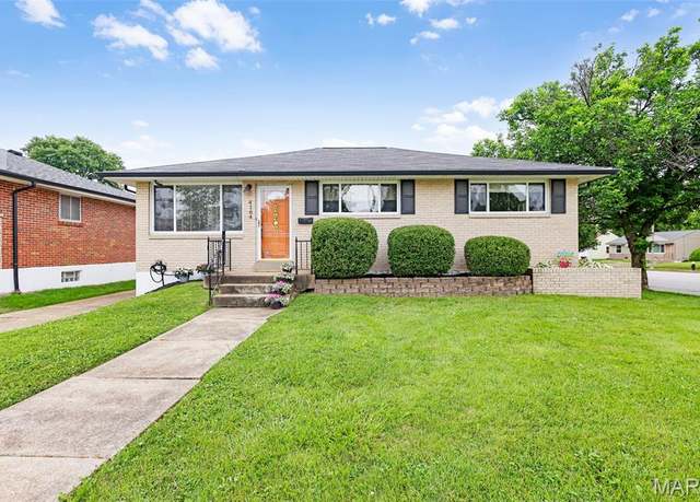 Property at 4164 Kettler Rd, St Louis, MO 63123, 3 beds, 1.5 baths