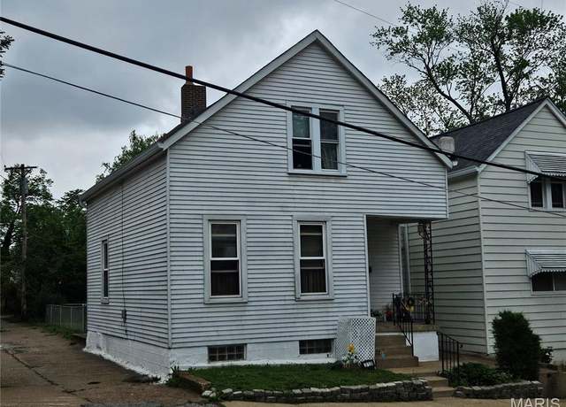 Property at 313 Fillmore St, St Louis, MO 63111, 2 beds, 1.5 baths