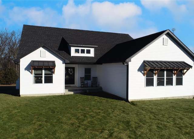 Property at 55900 Sapphire Trl, New London, MO 63459, 5 beds, 3.5 baths