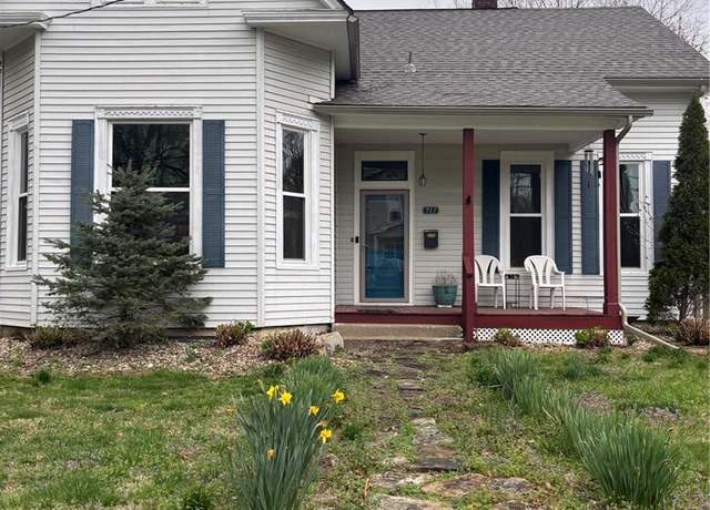 Property at 911 Grand Ave, Edwardsville, IL 62025, 4 beds, 3 baths