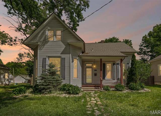 Property at 911 Grand Ave, Edwardsville, IL 62025, 4 beds, 3 baths