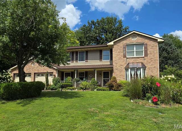 Property at 1904 Pinehurst Ct, Collinsville, IL 62234, 4 beds, 2.5 baths