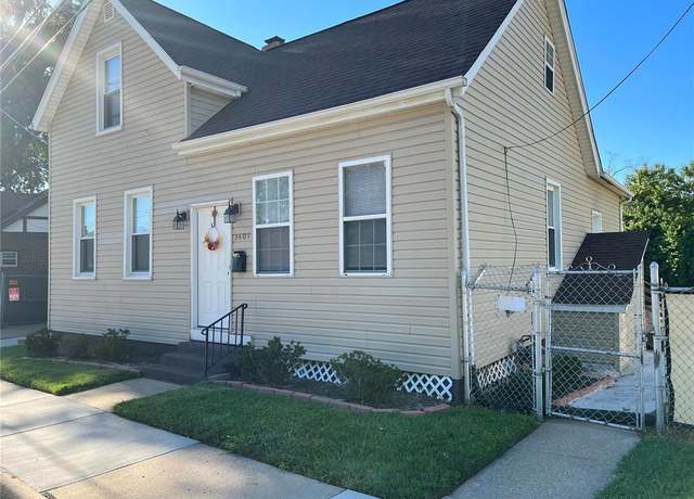 Property at 3401 N Hanley Rd, St Louis, MO 63121, 4 beds, 1 bath