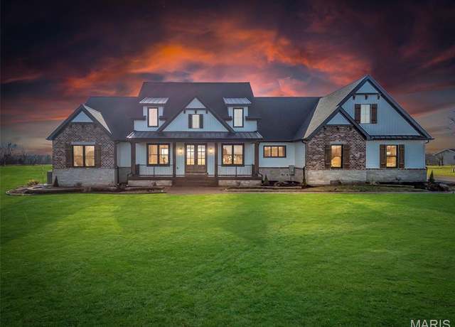 Property at 17 Stonebriar Estate Ct, Wentzville, MO 63385, 4 beds, 4.5 baths