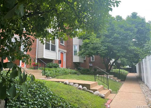Property at 2632 Park Ave, St Louis, MO 63104, 2 beds, 1.5 baths