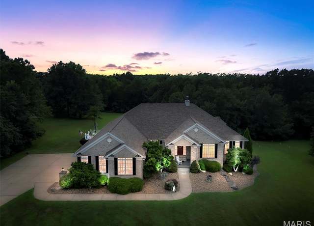 Property at 315 Oak Creek Farm Ct, Wentzville, MO 63385, 3 beds, 4 baths