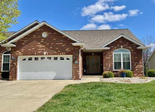 Property at 112 Summit Rdg, Maryville, IL 62062, 3 beds, 3 baths