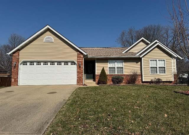 Property at 2308 Holiday Ln, Maryville, IL 62062, 3 beds, 2.5 baths