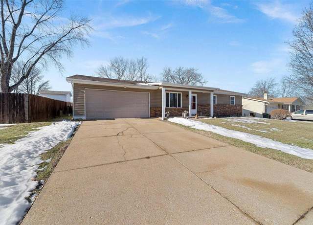 Property at 9 Mineral Dr, St Charles, MO 63376, 3 beds, 3 baths