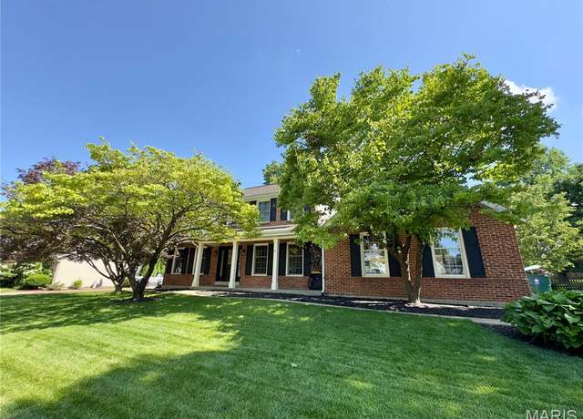 Property at 44 Huntington Pkwy, MO 63301, 4 beds, 3 baths