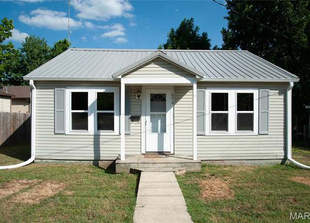 Property at 650 W 2nd St, Lebanon, MO 65536, 2 beds, 1 bath
