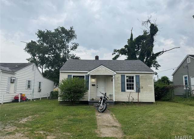 Property at 321 Benton St, Sikeston, MO 63801, 2 beds, 1 bath