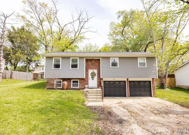 Property at 106 Parkview Ct, Troy, IL 62294, 3 beds, 2.5 baths