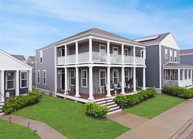 Property at 3242 Camp St, St Charles, MO 63301, 4 beds, 2.5 baths