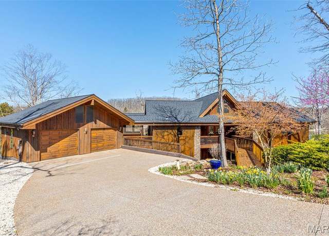 Property at 2208 N Konstanz Dr, Innsbrook, MO 63390, 4 beds, 3 baths