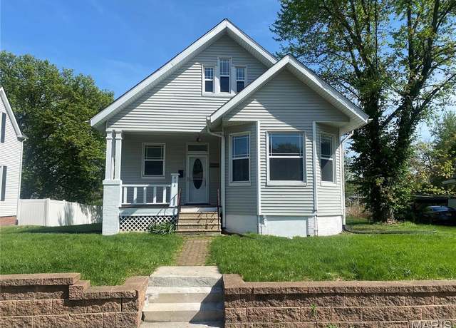 Property at 616 N Church St, Belleville, IL 62220, 2 beds, 1 bath