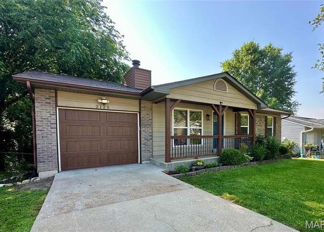 Property at 2125 S Barrington Ct, Arnold, MO 63010, 3 beds, 2.5 baths