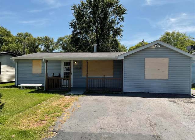 Property at 214 Saint John, Cahokia, IL 62206, 4 beds, 1 bath