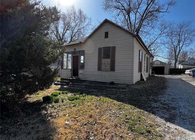 Property at 2927 Mayfield Ave, Alton, IL 62002, 2 beds, 1 bath