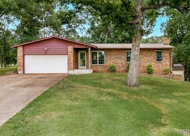Property at 2 Carr Cir, O'fallon, MO 63366, 3 beds, 2 baths