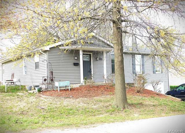 Property at 108 Juanita St, Troy, MO 63379, 3 beds, 2 baths