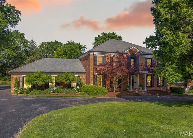 Property at 50 Lake Forest Dr, Richmond Heights, MO 63117, 4 beds, 3.5 baths