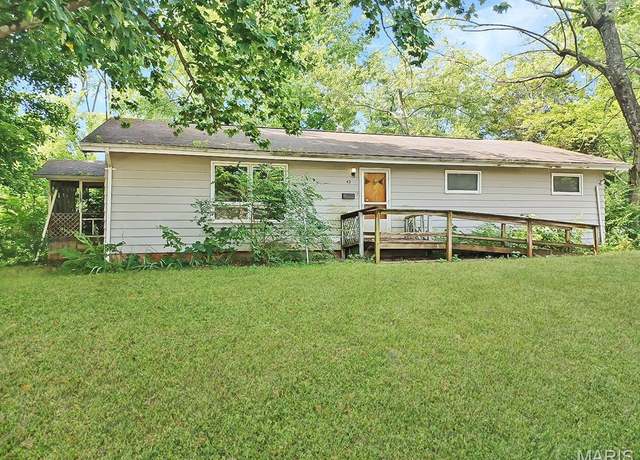 Property at 42 Park St, Farmington, MO 63640