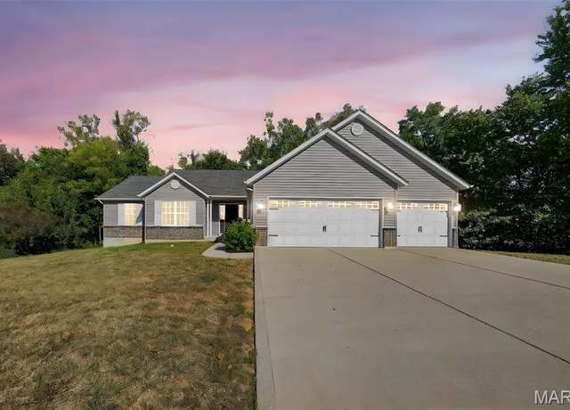 Property at 310 Rockport Dr, Troy, MO 63379, 4 beds, 2.5 baths