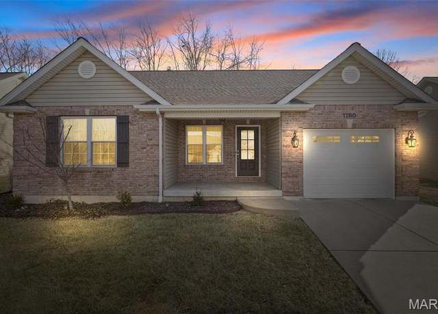 Property at 1780 Lakeshore Dr, Farmington, MO 63640, 2 beds, 2 baths