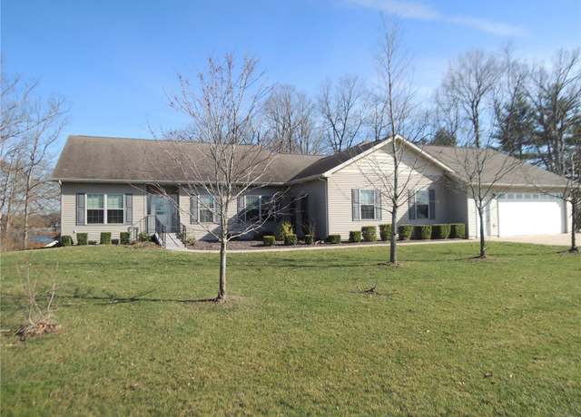 Property at 1258 Rogier Dr, Greenville, IL 62246, 4 beds, 3 baths