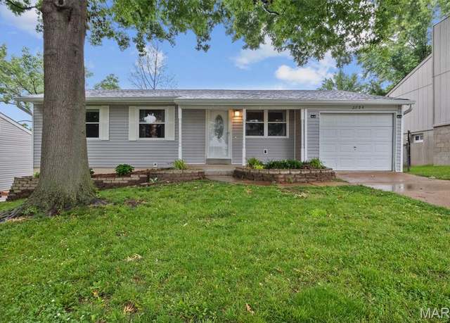 Property at 2794 Pinebrook Dr, Arnold, MO 63010, 3 beds, 2 baths