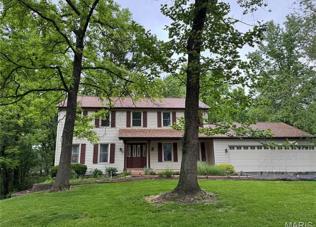 Property at 1461 Oak Bluff Ln, Kirkwood, MO 63122, 4 beds, 3.5 baths