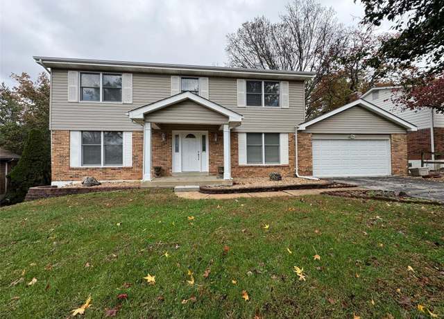 Property at 12383 Woodline Dr, St Louis, MO 63141, 4 beds, 2.5 baths