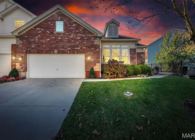 Property at 14798 Thornbird Manor Pkwy, Chesterfield, MO 63017, 2 beds, 2.5 baths