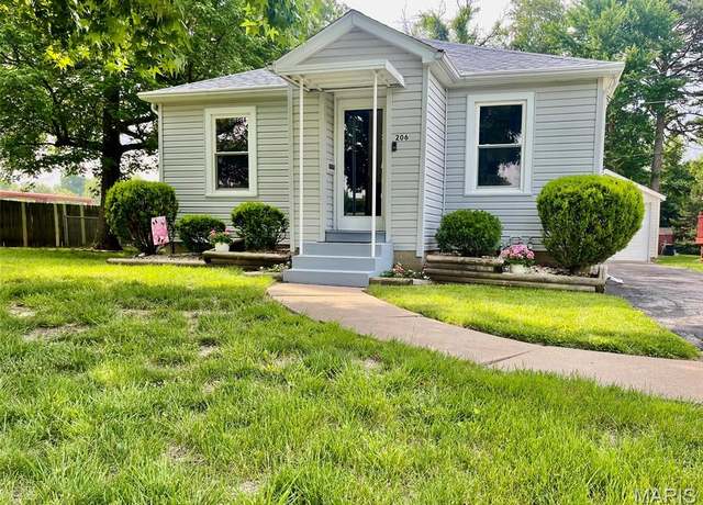 Property at 206 Magnolia St, Edwardsville, IL 62025, 2 beds, 1 bath