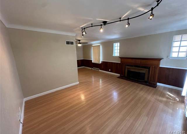 Property at 7423 Leadale Dr, Greendale, MO 63121