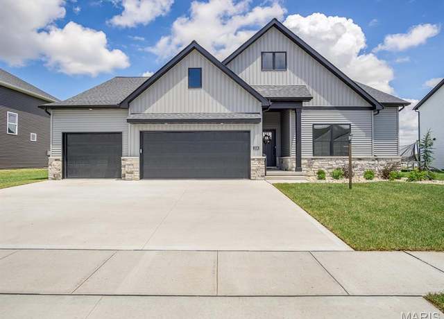 Property at 3106 Ashley Dr, Glen Carbon, IL 62034, 4 beds, 3.5 baths