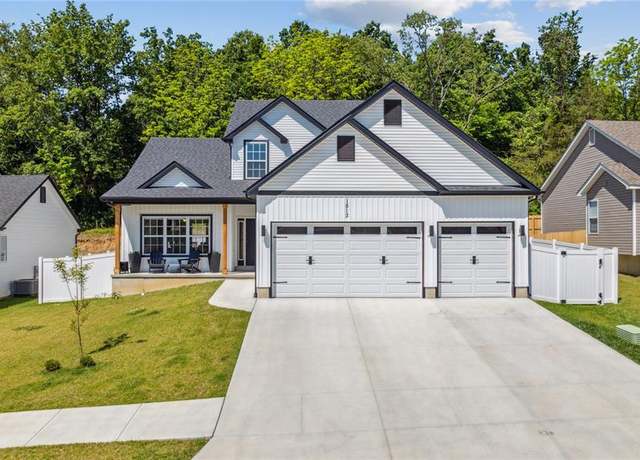 Property at 1513 Grey Wolf Dr, Imperial, MO 63052, 3 beds, 2.5 baths