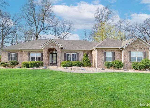 Property at 524 Shady Ln, Lebanon, IL 62254, 3 beds, 3 baths