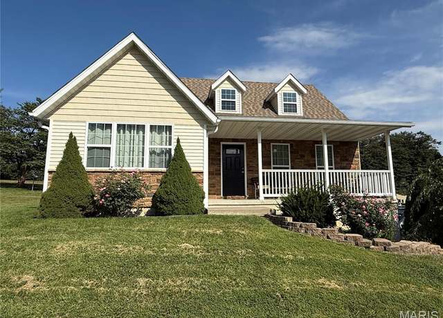 Property at 40 Surrey Hills Rd, Hannibal, MO 63401, 3 beds, 2.5 baths