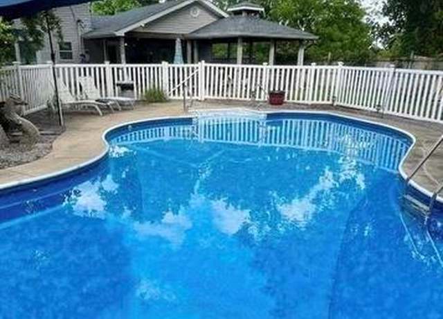 Property at 433 Snipes Dr, St Charles, MO 63303, 5 beds, 3.5 baths